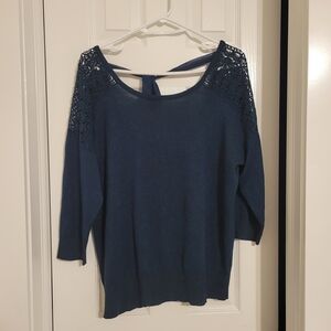 Chic Women's Sweater with Lace Accents Size XL From Reitamns